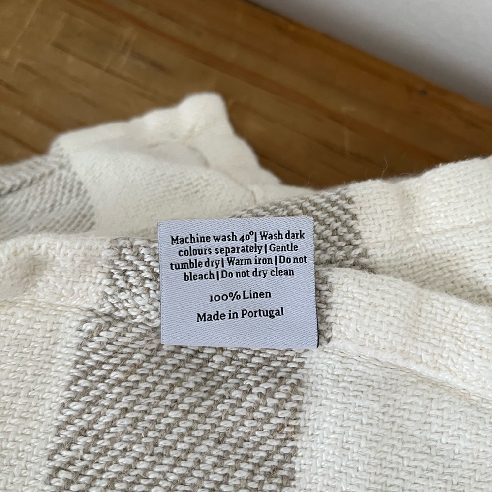 Cultiver Luna Stripe Throw - Picture 4 of 7